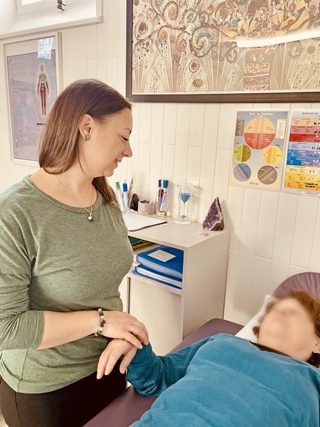 Séance de kinésiologie avec Mélanie Ichtertz dans son cabinet à Plobsheim près de Strasbourg